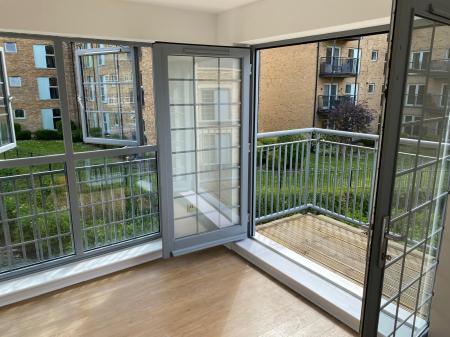 2 bedroom Maisonette to let in Esparto Way, The Mill, South Darenth, DA4