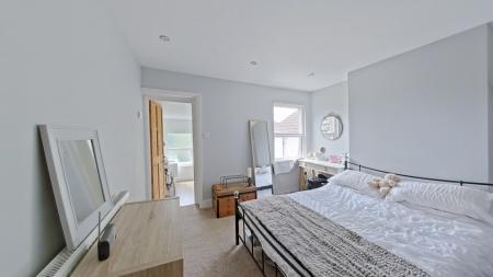 2 bedroom Terraced House for sale in Warwick Road, Bexley, Sidcup, DA14