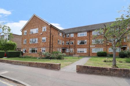 2 bedroom Flat for sale in Longlands Court, Bexley, Sidcup, DA15