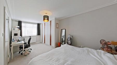 2 bedroom Flat for sale in Longlands Court, Bexley, Sidcup, DA15