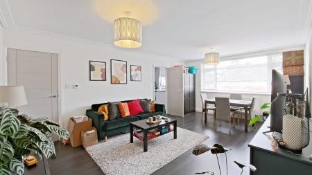2 bedroom Flat for sale in Longlands Court, Bexley, Sidcup, DA15