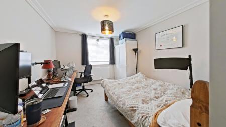 2 bedroom Flat for sale in Longlands Court, Bexley, Sidcup, DA15