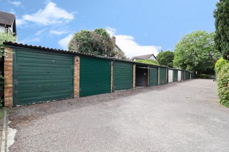 2 bedroom Flat for sale in Longlands Court, Bexley, Sidcup, DA15