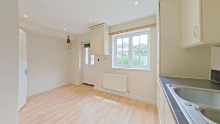 2 bedroom Terraced House for sale in Parsonage Bank, Dartford, Eynsford, DA4