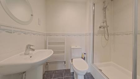 2 bedroom Terraced House for sale in Parsonage Bank, Dartford, Eynsford, DA4