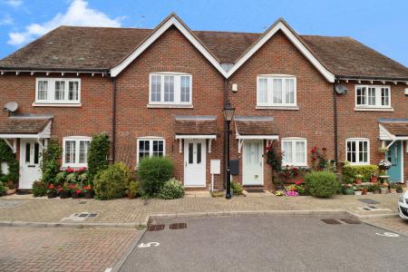 2 bedroom Terraced House for sale in Parsonage Bank, Dartford, Eynsford, DA4