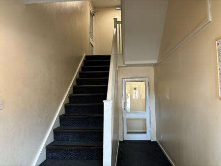 2 bedroom Flat to let in Frobisher Road, Bexley, Erith, DA8