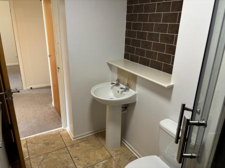 2 bedroom Flat to let in Frobisher Road, Bexley, Erith, DA8