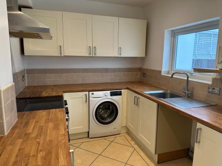 3 bedroom Semi-detached house to let in Sherwood Park Avenue, Bexley, Sidcup, DA15