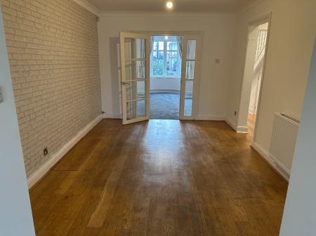 3 bedroom Semi-detached house to let in Sherwood Park Avenue, Bexley, Sidcup, DA15