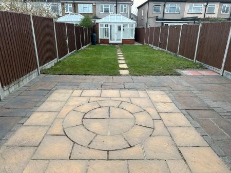 3 bedroom Semi-detached house to let in Sherwood Park Avenue, Bexley, Sidcup, DA15
