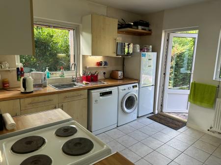 1 bedroom House share to let in Norfield Road, Joydens Wood, DA2