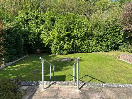 1 bedroom House share to let in Norfield Road, Joydens Wood, DA2