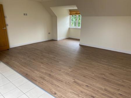 2 bedroom Flat to let in Huntington Close, Bexley, London, DA5