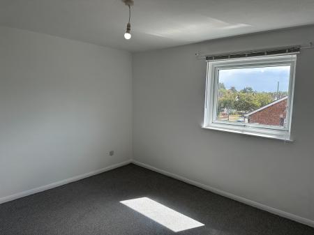 2 bedroom Flat to let in Greenwood Close, Bexley, Sidcup, DA15
