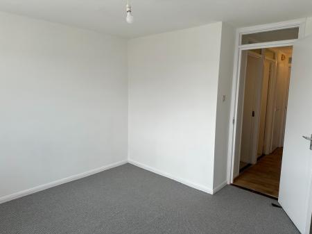 2 bedroom Flat to let in Greenwood Close, Bexley, Sidcup, DA15