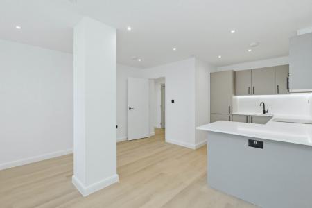 1 bedroom Flat to let in 20-22 Station Road, Bexley, Sidcup, DA15