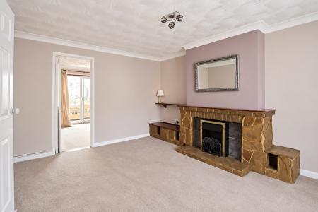 3 bedroom Semi-detached house to let in Woodview Road, Swanley, BR8