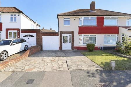 3 bedroom Semi-detached house to let in Woodview Road, Swanley, BR8