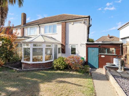 3 bedroom Semi-detached house to let in Woodview Road, Swanley, BR8
