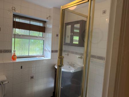 2 bedroom Flat to let in Mounts Road, Greenhithe, DA9