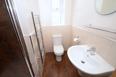 2 bedroom Flat to let in Church Street, Barnoldswick, BB18