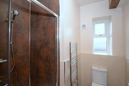 2 bedroom Flat to let in Church Street, Barnoldswick, BB18