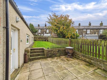 3 bedroom Semi-detached house to let in Craven Avenue, Silsden, BD20