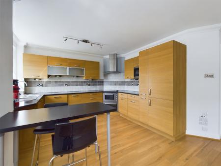 2 bedroom Flat to let in Gainsborough Court, Gargrave Road, Skipton, BD23