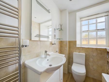 2 bedroom Flat to let in Gainsborough Court, Gargrave Road, Skipton, BD23