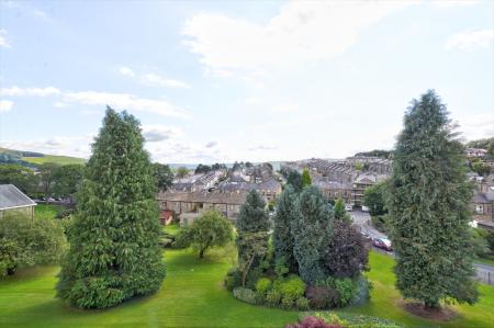 2 bedroom Flat to let in Gainsborough Court, Gargrave Road, Skipton, BD23