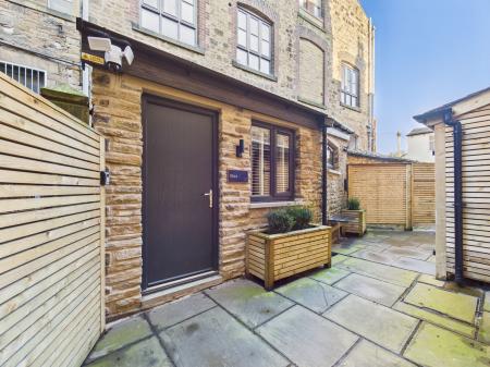 1 bedroom Studio flat to let in Newmarket Street, Skipton, BD23