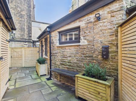 1 bedroom Studio flat to let in Newmarket Street, Skipton, BD23