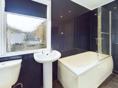 1 bedroom Flat to let in Main Street, Cross Hills, BD20