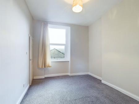 1 bedroom Flat to let in Main Street, Cross Hills, BD20