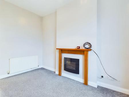 1 bedroom Flat to let in Main Street, Cross Hills, BD20