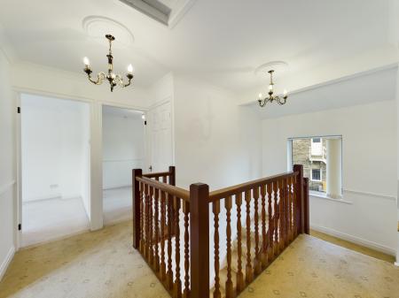 4 bedroom Detached house to let in Woodlands Drive, Skipton, BD23