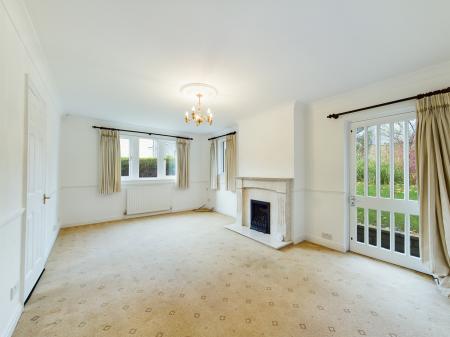 4 bedroom Detached house to let in Woodlands Drive, Skipton, BD23