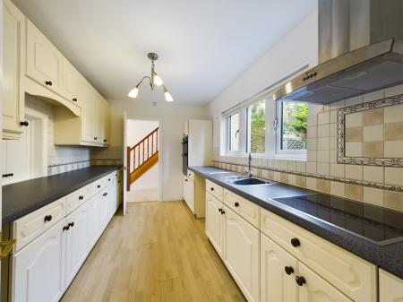 4 bedroom Detached house to let in Woodlands Drive, Skipton, BD23