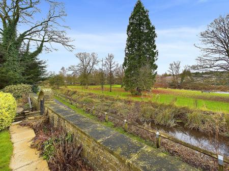4 bedroom Detached house to let in Marton Close, Gargrave, BD23
