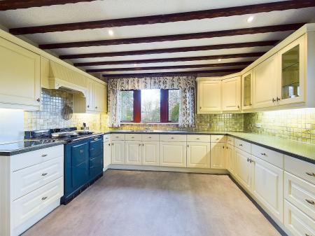 4 bedroom Detached house to let in Marton Close, Gargrave, BD23