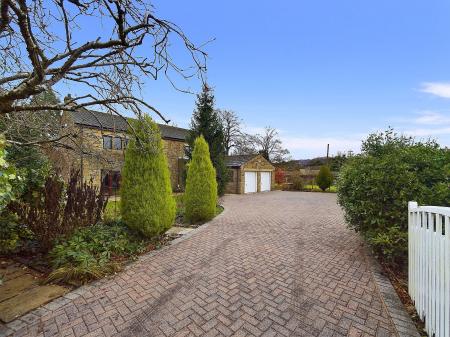 4 bedroom Detached house to let in Marton Close, Gargrave, BD23