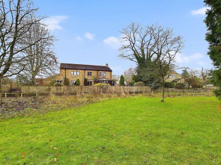 4 bedroom Detached house to let in Marton Close, Gargrave, BD23