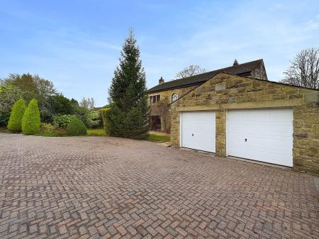 4 bedroom Detached house to let in Marton Close, Gargrave, BD23