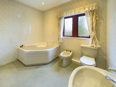 4 bedroom Detached house to let in Marton Close, Gargrave, BD23