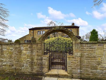 4 bedroom Detached house to let in Marton Close, Gargrave, BD23