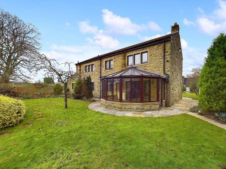 4 bedroom Detached house to let in Marton Close, Gargrave, BD23
