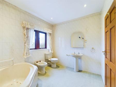 4 bedroom Detached house to let in Marton Close, Gargrave, BD23