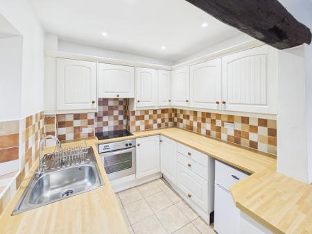 2 bedroom Cottage to let in Elm Tree Square, Embsay, BD23