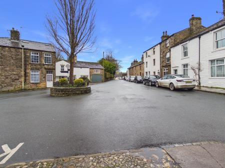 2 bedroom Cottage to let in Elm Tree Square, Embsay, BD23
